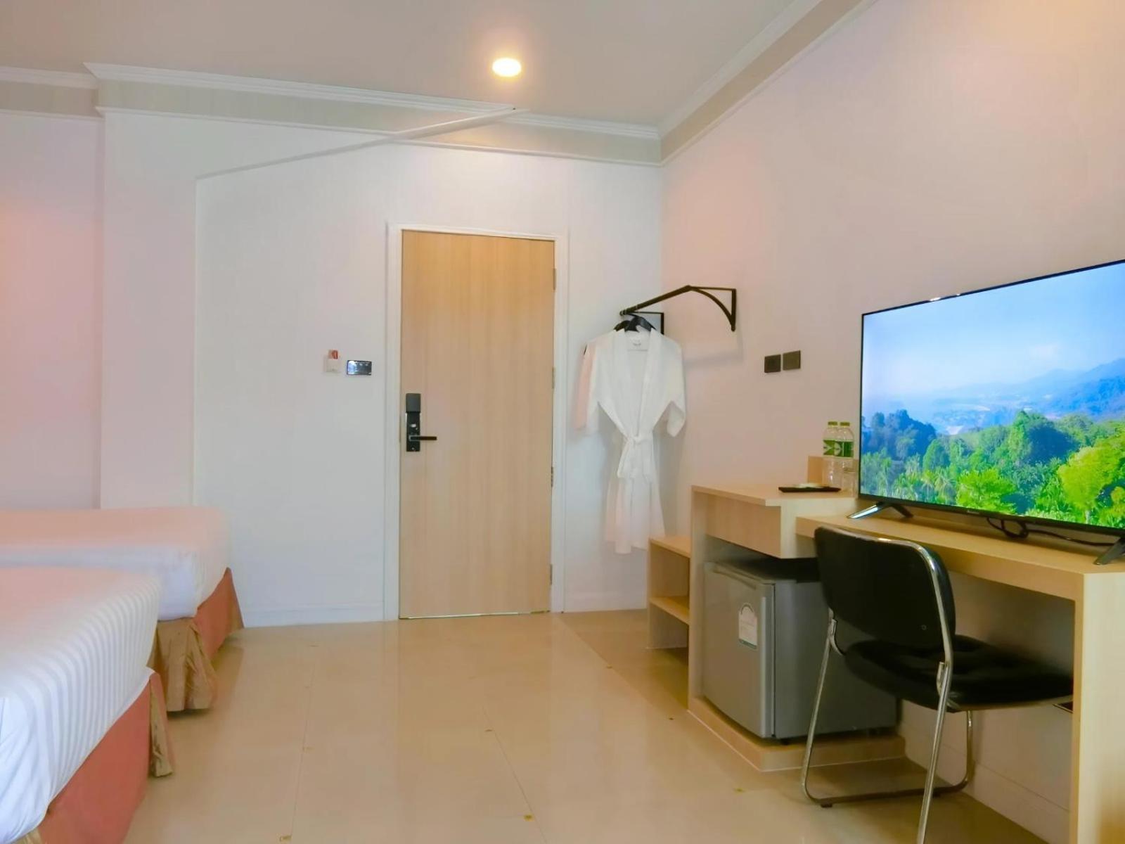 Sira Boutique Residence - Newly Renovated Patong Екстериор снимка