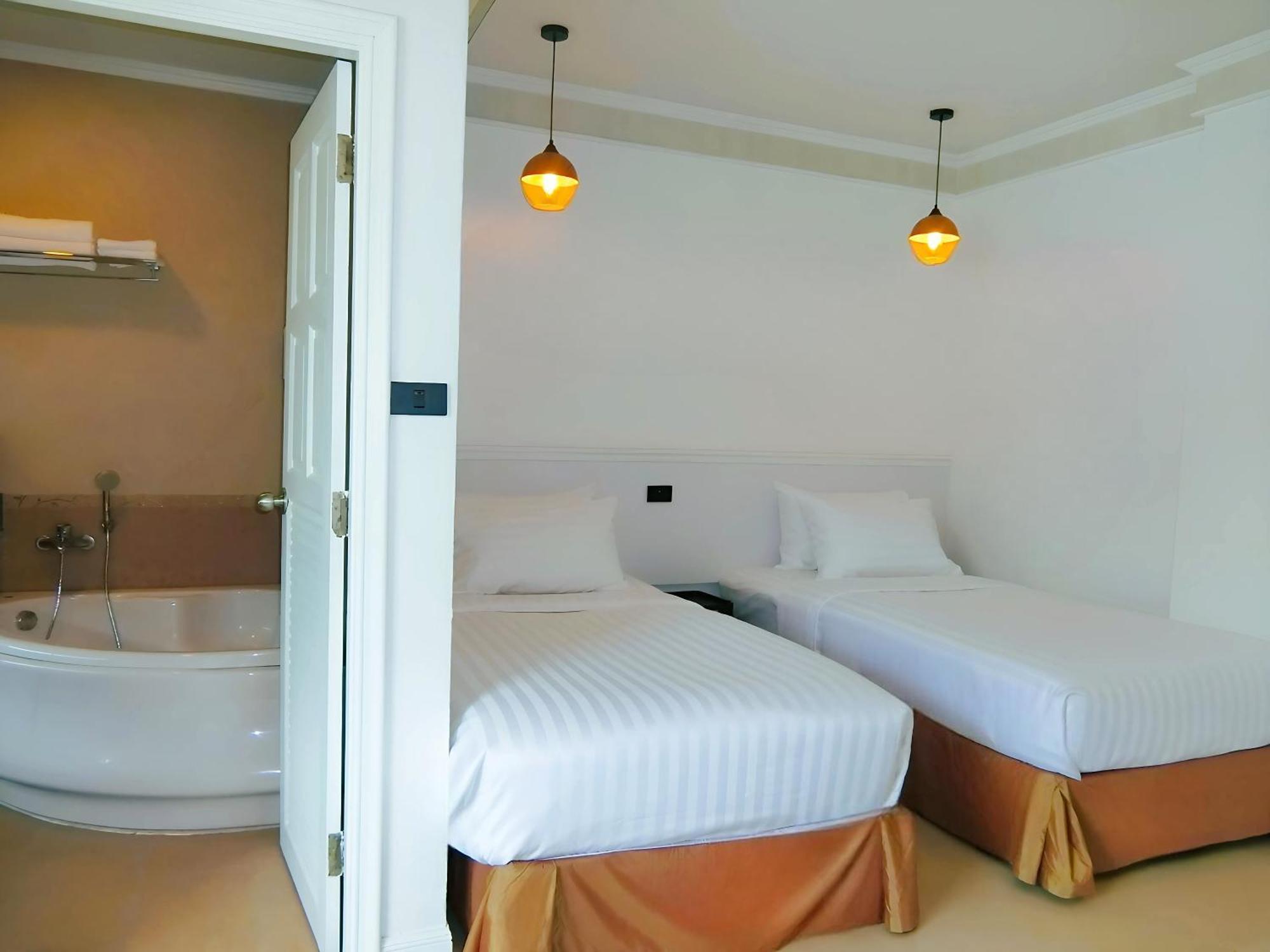 Sira Boutique Residence - Newly Renovated Patong Екстериор снимка