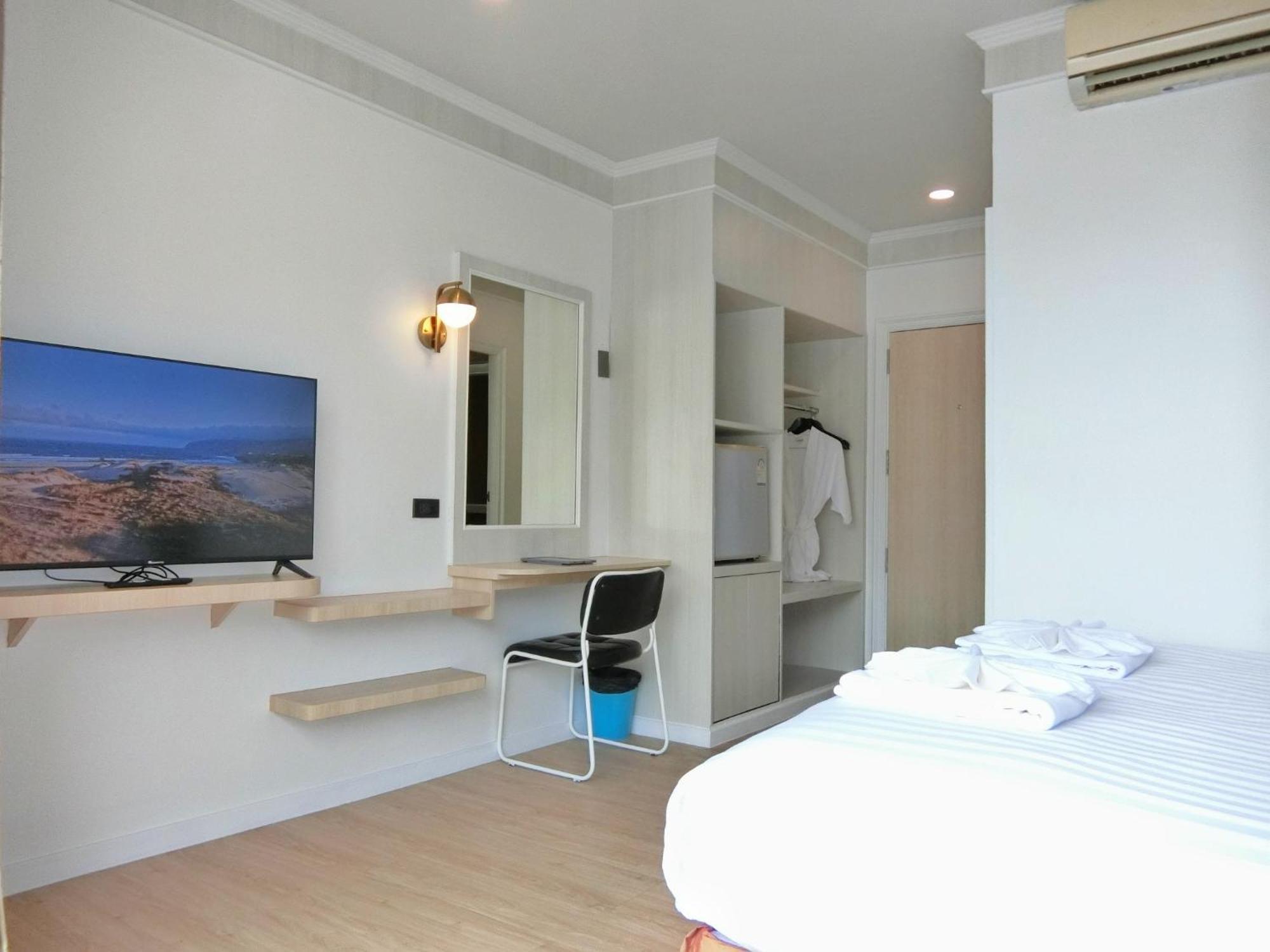 Sira Boutique Residence - Newly Renovated Patong Екстериор снимка