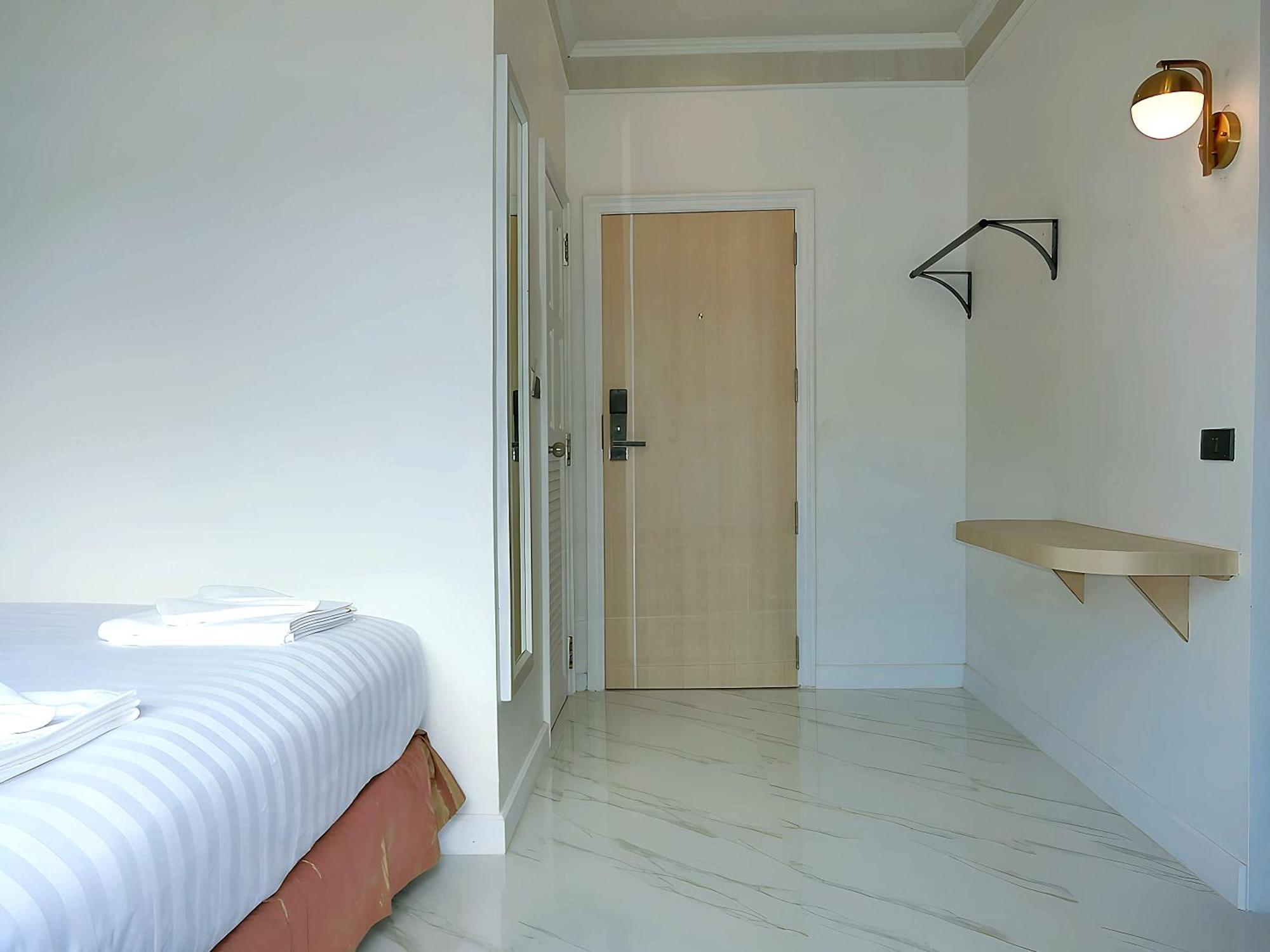 Sira Boutique Residence - Newly Renovated Patong Екстериор снимка