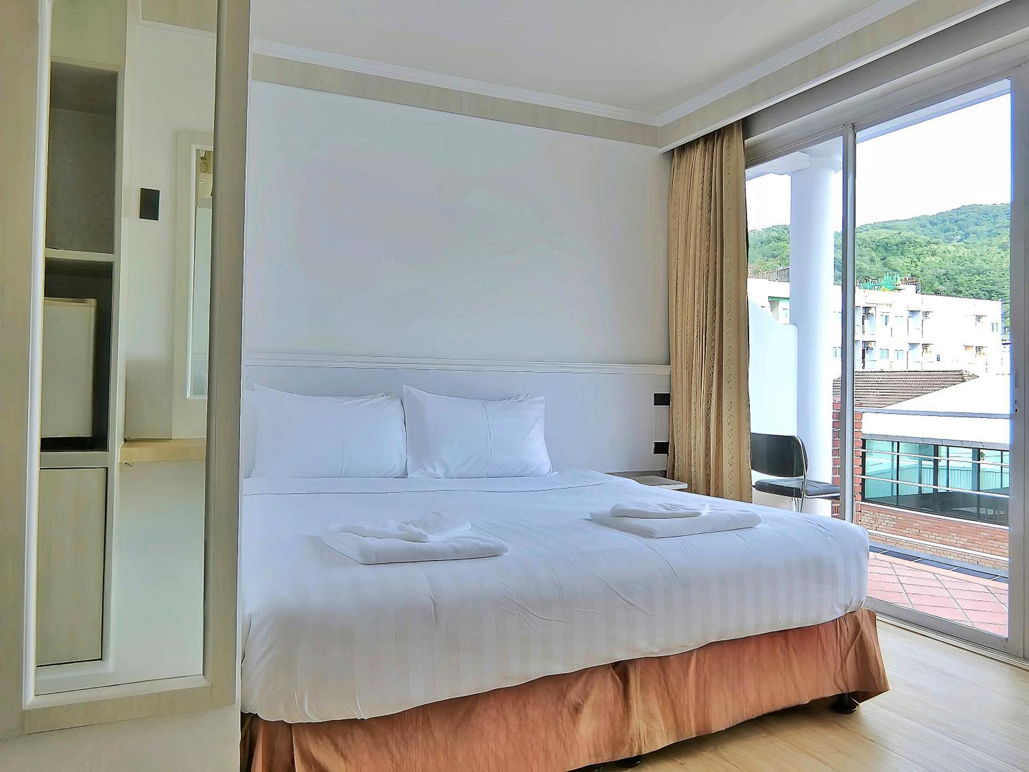 Sira Boutique Residence - Newly Renovated Patong Екстериор снимка