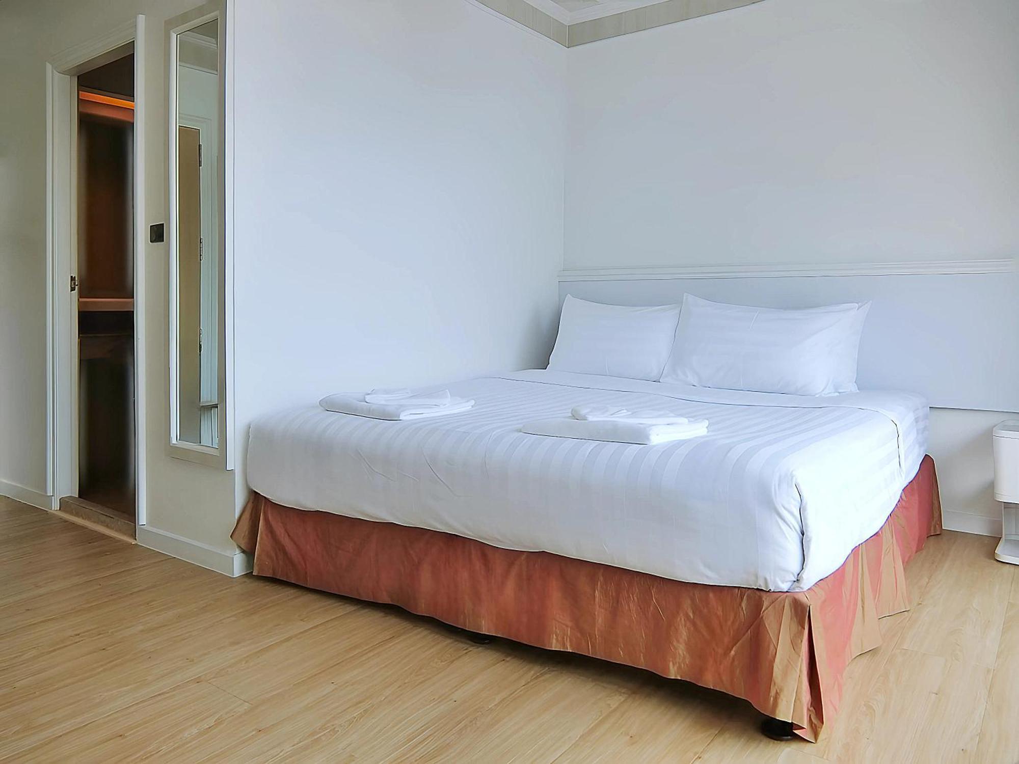 Sira Boutique Residence - Newly Renovated Patong Екстериор снимка