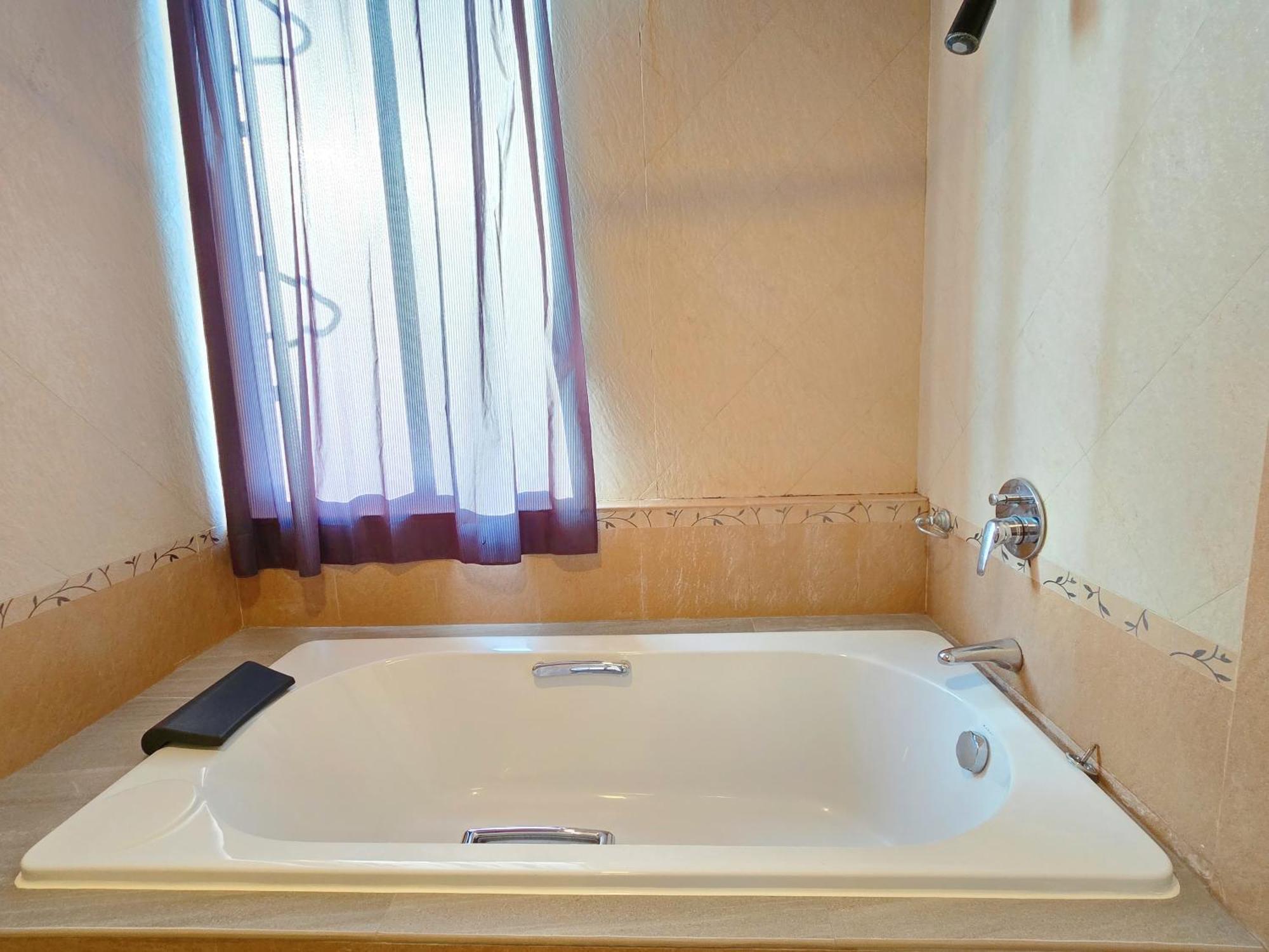Sira Boutique Residence - Newly Renovated Patong Екстериор снимка