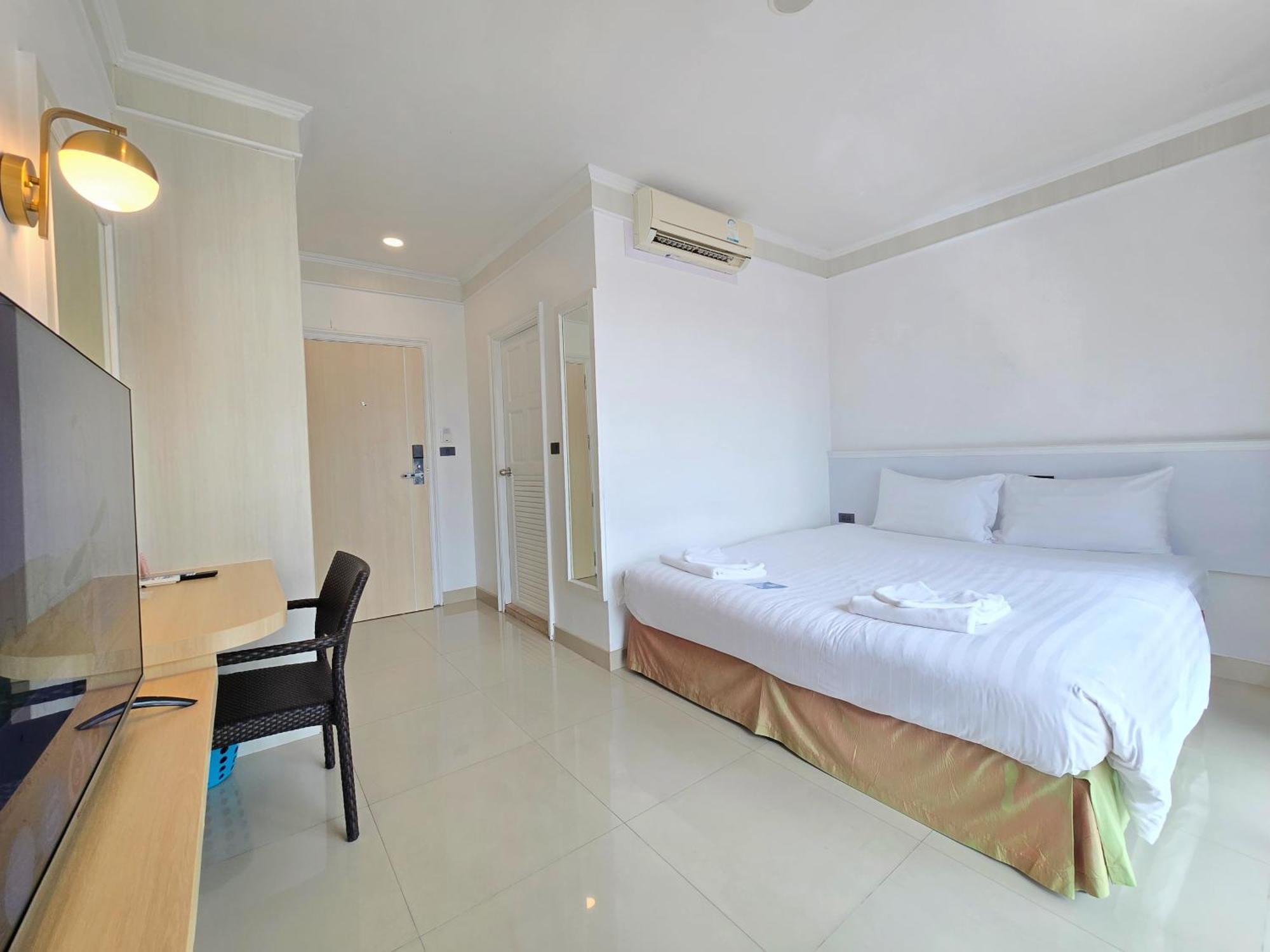 Sira Boutique Residence - Newly Renovated Patong Екстериор снимка